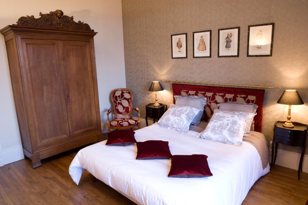 Le Manoir De Crisolles Quarto foto